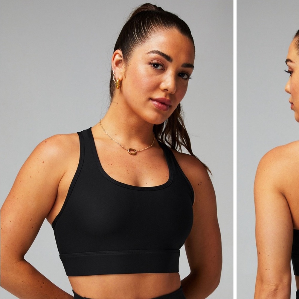 Fabletics On-The-Go Medium Impact Sports
Bra